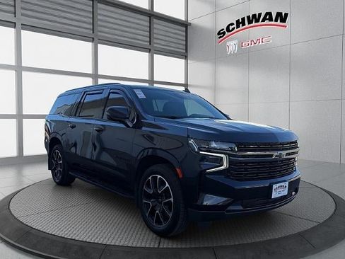 Used 2022 Chevrolet Suburban RST w/ Sport Performance Package AWD/4WD image 2