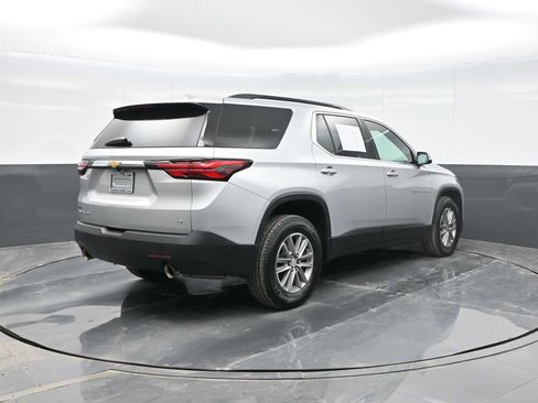 Used 2022 Chevrolet Traverse LT image 7