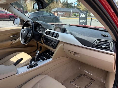 Used 2014 BMW 320i Sedan RWD image 19