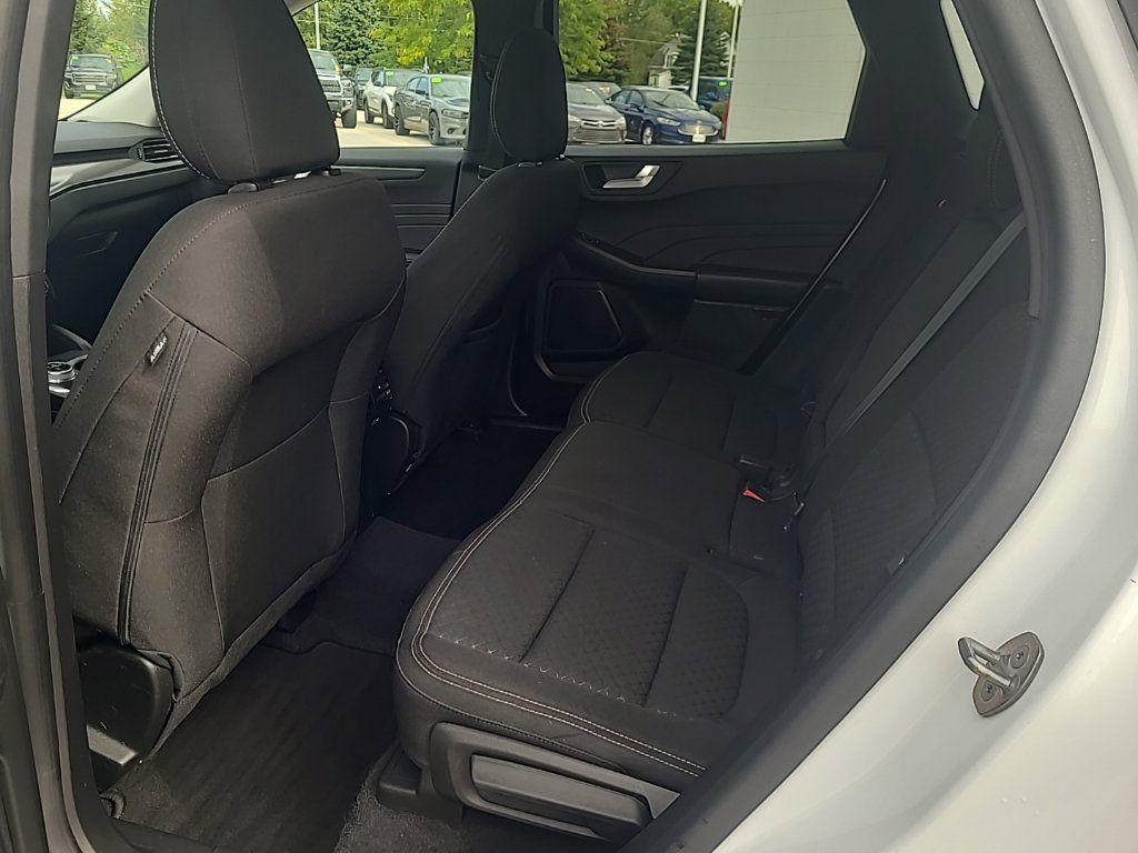 Used 2023 Ford Escape Active w/ Tech Pack #2 AWD/4WD image 17
