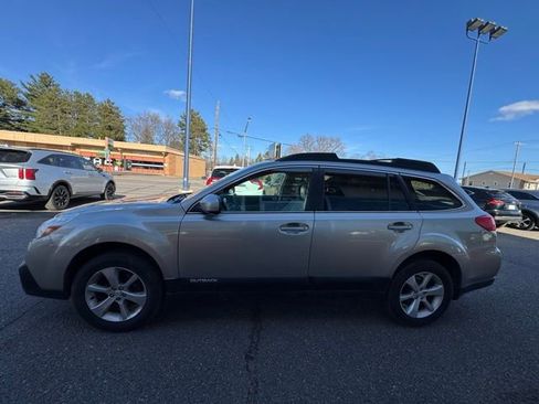 Used 2014 Subaru Outback 2.5i Limited image 4