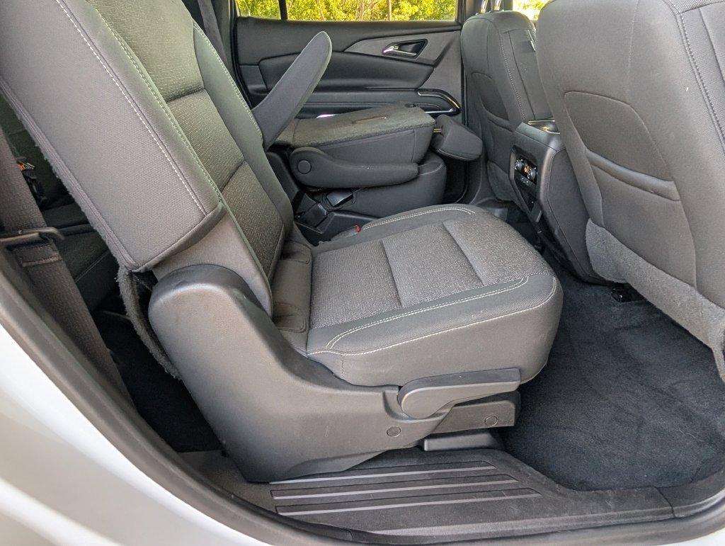 Used 2024 Chevrolet Traverse LT FWD image 23