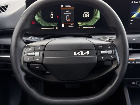 Used 2025 Kia K4 FWD image 12
