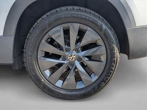 Used 2022 Volkswagen Taos S image 20