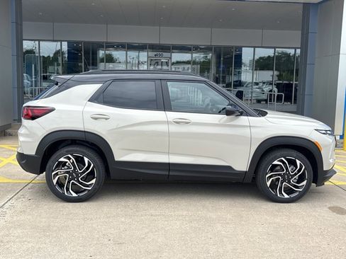 New 2026 Chevrolet TrailBlazer RS w/ Convenience Package FWD image 2