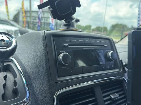 Used 2014 Dodge Grand Caravan American Value Package image 28