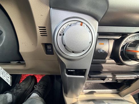 Used 2010 Toyota 4Runner Limited AWD/4WD image 8