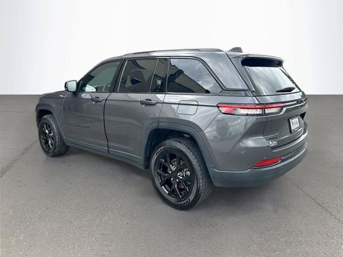 Used 2024 Jeep Grand Cherokee Altitude AWD/4WD image 6