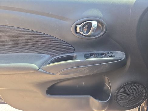Used 2013 Nissan Versa SV FWD image 17