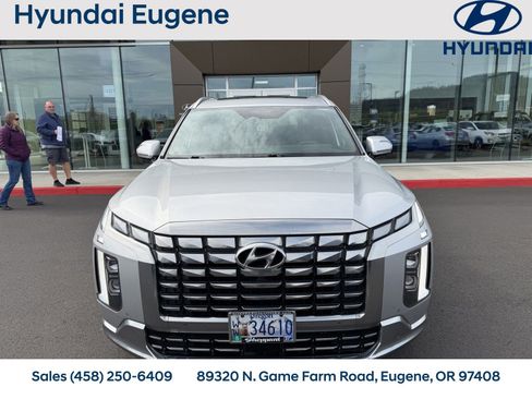 Used 2023 Hyundai Palisade Calligraphy w/ Winter Package image 7