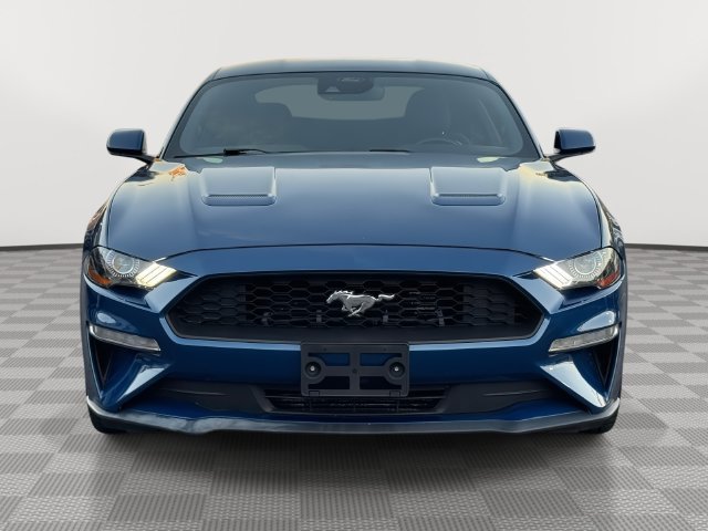 Used 2022 Ford Mustang Coupe RWD image 2