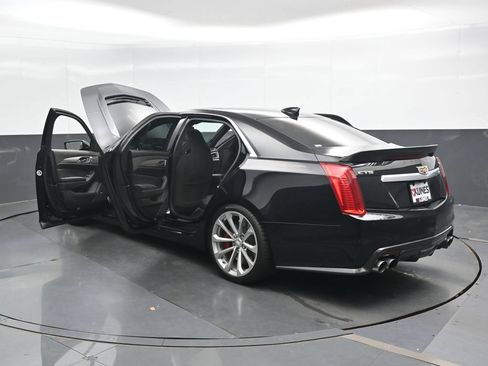 Used 2018 Cadillac CTS V w/ Carbon Fibre Package RWD image 52