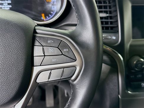 Used 2021 Jeep Grand Cherokee Laredo image 21