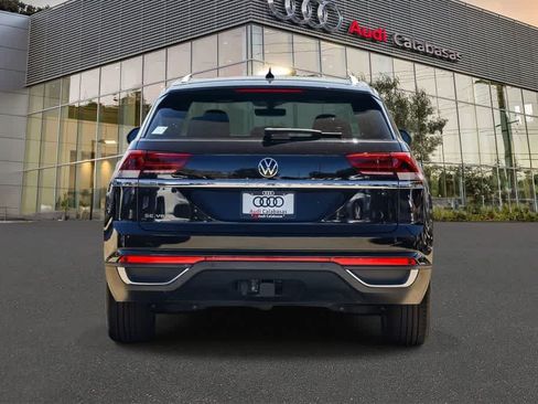 Used 2023 Volkswagen Atlas Cross Sport SE w/ Panoramic Sunroof Package FWD image 5
