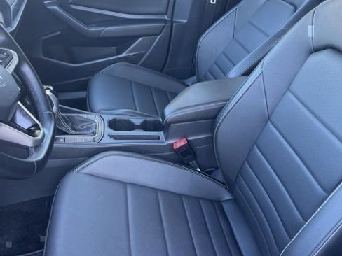 Used 2022 Volkswagen Jetta SE image 12