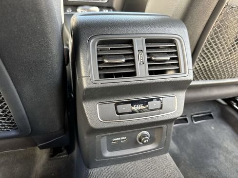 Used 2020 Audi Q5 2.0T Titanium Premium Plus w/ Premium Plus Package image 38