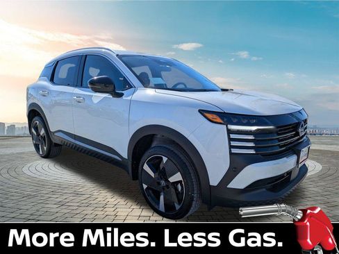 New 2026 Nissan Kicks SR image 2