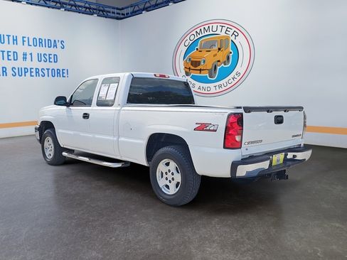 Used 2005 Chevrolet Silverado 1500 LS image 3