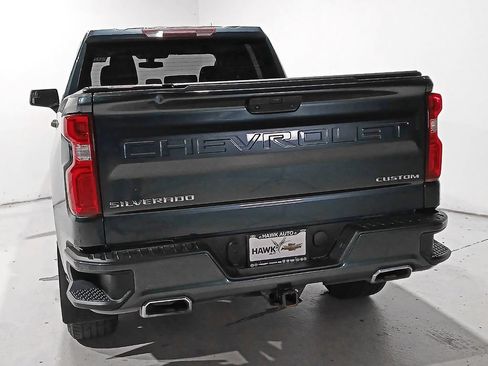Used 2020 Chevrolet Silverado 1500 Custom w/ Custom Value Package AWD/4WD image 4