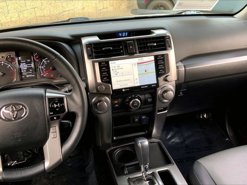 Used 2022 Toyota 4Runner SR5 Premium image 6