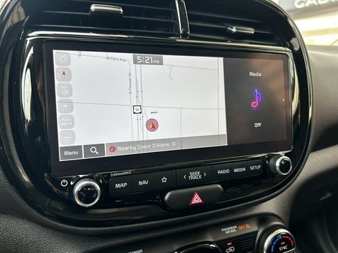 Used 2023 Kia Soul GT-Line FWD image 21