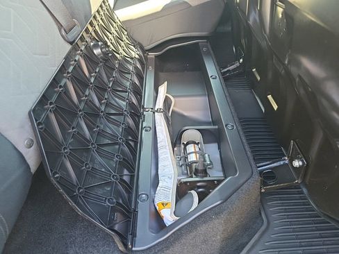 Used 2021 Toyota Tacoma TRD Sport image 13