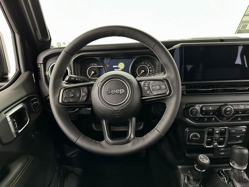 New 2025 Jeep Gladiator Sport w/ Premium Package image 10