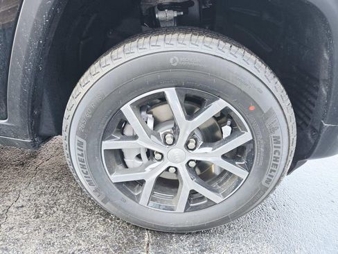 New 2025 Jeep Grand Cherokee Limited image 17