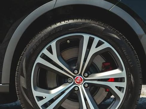 Used 2022 Jaguar F-PACE SVR AWD/4WD image 23