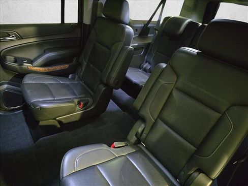 Used 2019 Chevrolet Suburban Premier AWD/4WD image 15