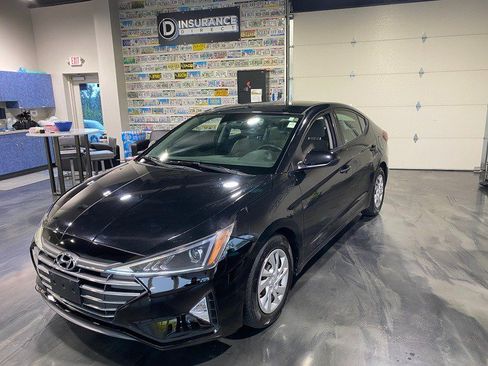 Used 2020 Hyundai Elantra SE FWD image 5