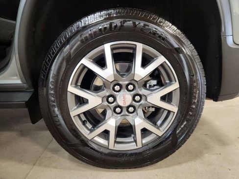 Used 2023 GMC Acadia SLE w/ Driver Convenience Package AWD/4WD image 25