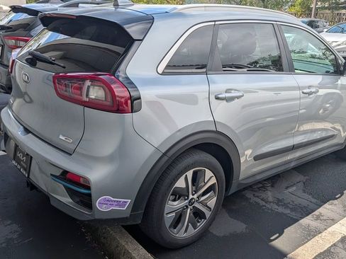 Used 2019 Kia Niro EX Premium FWD image 3