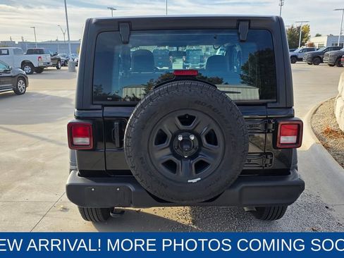 Used 2025 Jeep Wrangler Sport image 4