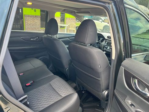 Used 2018 Nissan Rogue SV w/ Sun & Sound Touring Package AWD/4WD image 14