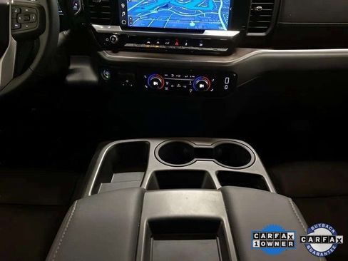 Used 2025 GMC Sierra 1500 SLT image 10