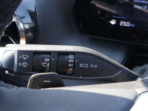Used 2026 Chevrolet Equinox LT FWD image 20