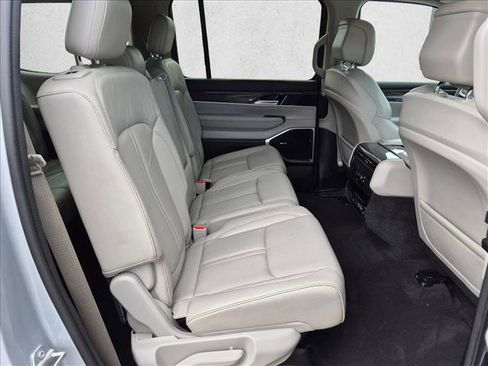 Used 2022 Jeep Wagoneer Series II AWD/4WD image 20