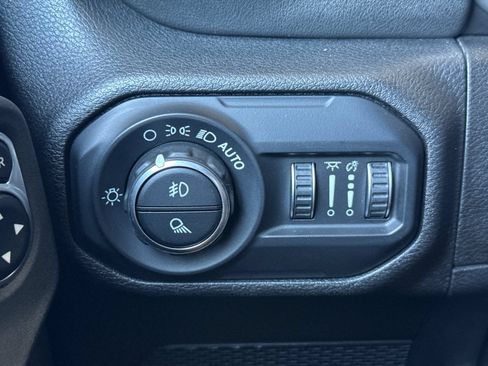 Used 2021 Jeep Gladiator Overland AWD/4WD image 32