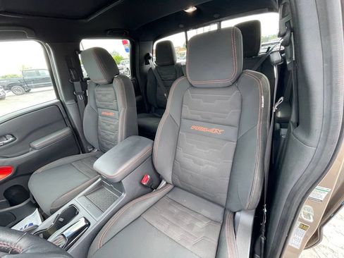 Used 2022 Nissan Frontier PRO-4X AWD/4WD image 17