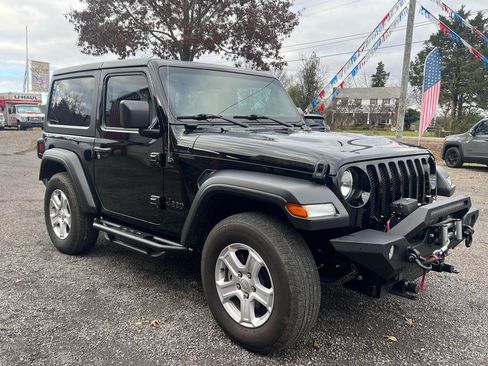 Used 2022 Jeep Wrangler Sport AWD/4WD image 2