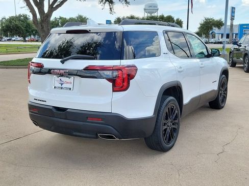 Used 2023 GMC Acadia SLE w/ Driver Convenience Package FWD image 3