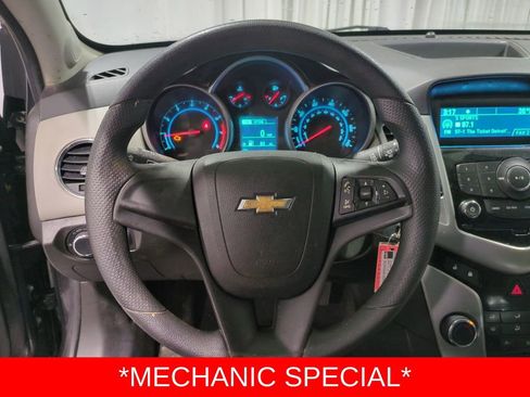 Used 2014 Chevrolet Cruze LS image 21