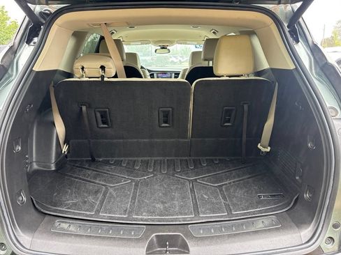 Used 2023 Buick Enclave Essence FWD image 25