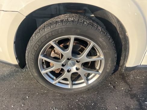 Used 2015 Dodge Journey R/T w/ Flexible Seating Group image 9