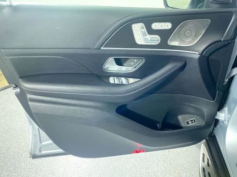 Used 2023 Mercedes-Benz GLS 450 4MATIC image 19