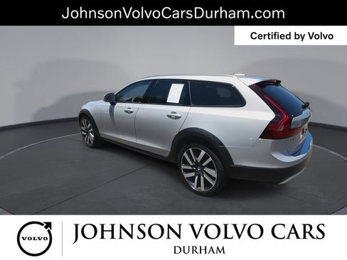 Certified 2025 Volvo V90 B6 Cross Country Plus AWD/4WD image 7