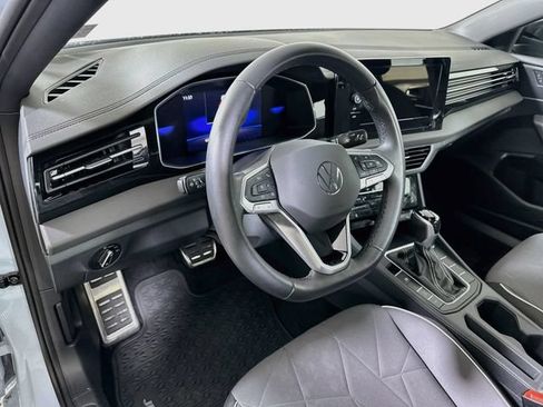 Certified 2025 Volkswagen Jetta Sport FWD image 10