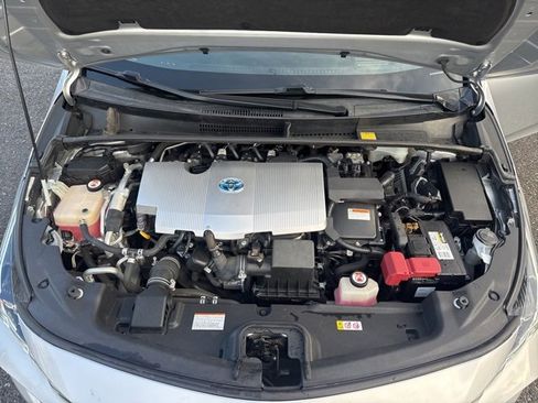 Used 2017 Toyota Prius Prime Advanced image 33