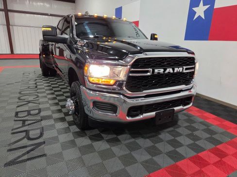 Used 2024 RAM 3500 Tradesman w/ Chrome Appearance Group AWD/4WD image 22